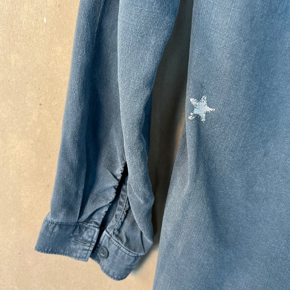 Cloth and Stone Deep Blue Shirt with Silver Silk Screen Print Stars Size M - Picture 11 of 11